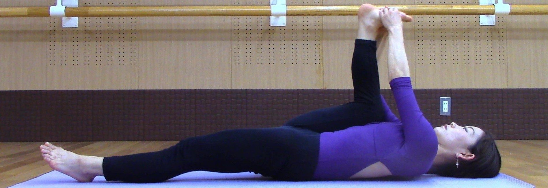 考案者が股関節の怪我を独自のリハビリトレーニングで踊りに復帰をした経緯をもとに考案